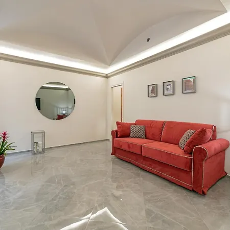 Bmga L Viapaola43 Palace Aparthotel