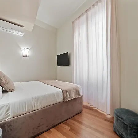 Bmga L Viapaola43 Palace Aparthotel 4*