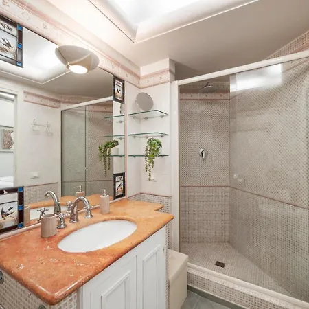 Bmga L Viapaola43 Palace