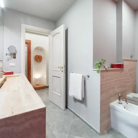Bmga L Viapaola43 Palace *