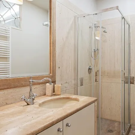 Bmga L Viapaola43 Palace 4*