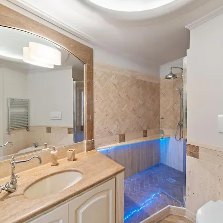 Bmga L Viapaola43 Palace