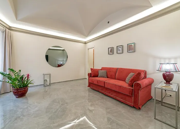 Bmga L Viapaola43 Palace Aparthotel